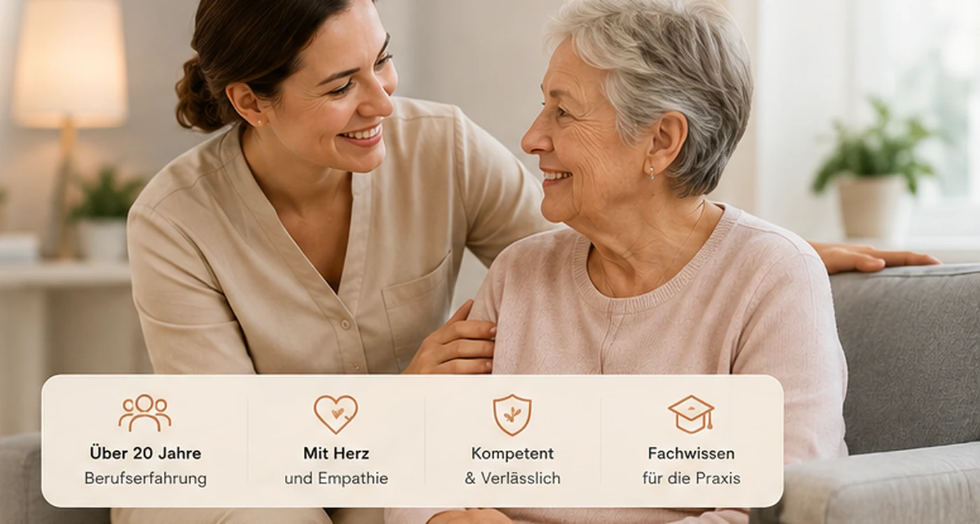 Freundliche Pflegesituation mit einer älteren Dame und einer Pflegefachkraft